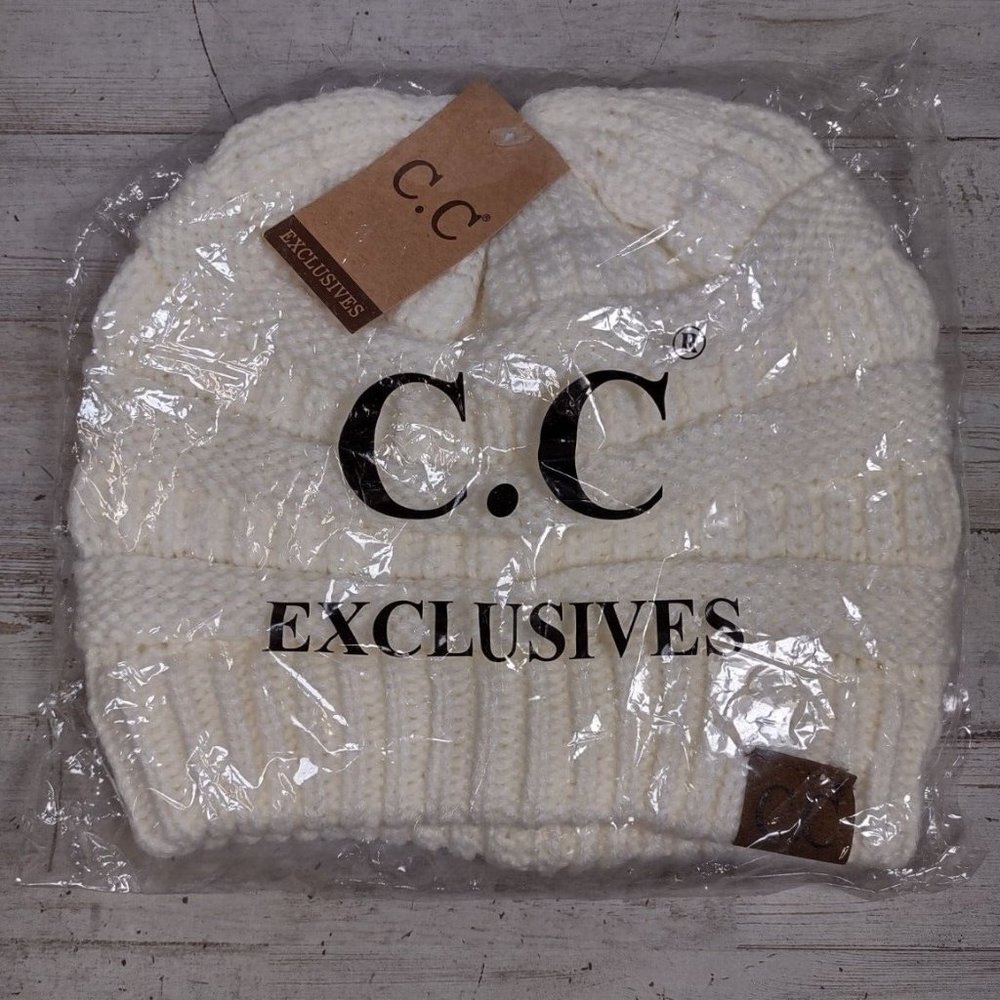 CC Exclusives Women's Knit Winter Beanie Hat Cap White Cream NEW WITH TAGS